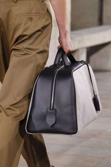 Bags & Handbag Trends : Hermès, Printemps/Eté 2018, Paris, Menswear - Flashmode Worldwide | USA ...