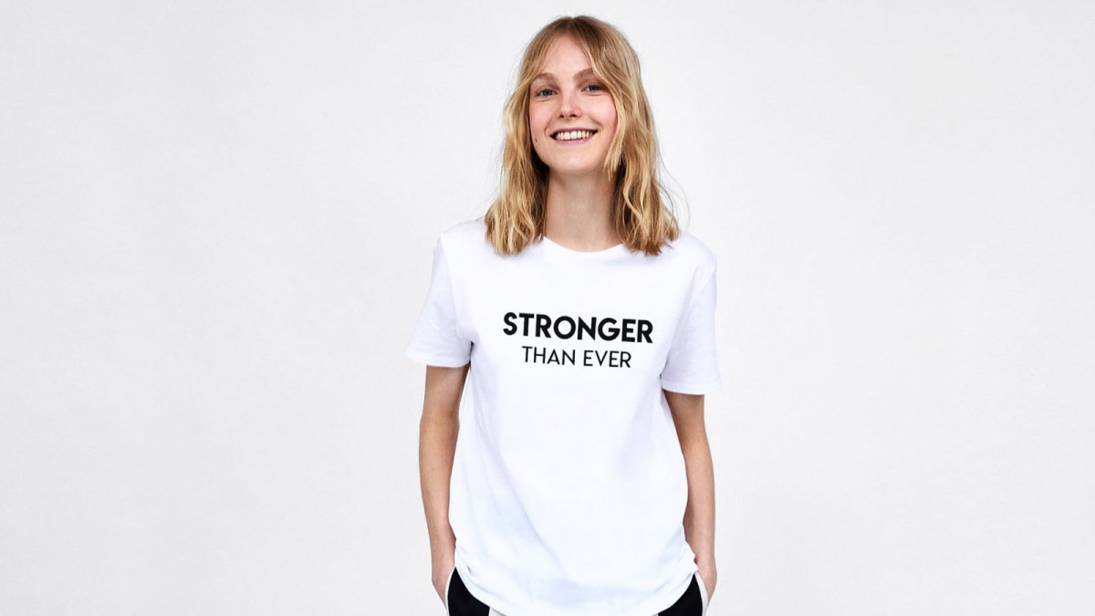 T-shirt Front Text de Zara, à 7,95 euros.